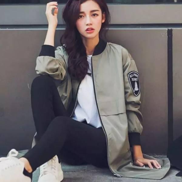 明星网红穿棒球服,明星网红棒球服穿搭风潮解析