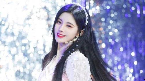 鞠婧祎吃瓜爆料恋爱告急,恋爱危机一触即发！”