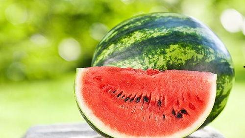 减肥期间可以吃黑蜜瓜吗,黑蜜瓜——美味与健康的双重选择