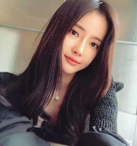 小孩美女明星网红,揭秘小孩美女明星网红的璀璨星途