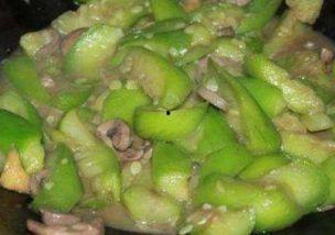 吃炒吊瓜会黑吗为什么呢,吃炒吊瓜会变黑？揭秘其中的科学原理