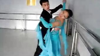 明星网红舞蹈对比图,舞动魅力，谁更胜一筹？