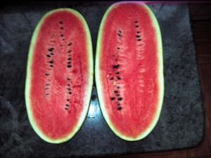 胆囊炎可以吃黑瓜吗吗,胆囊炎患者可适量食用黑瓜