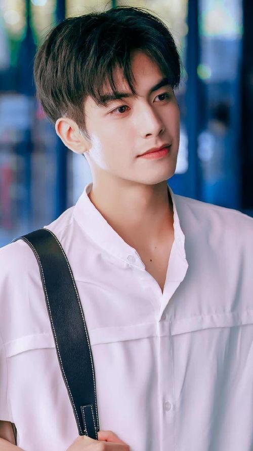 谭松韵宋威龙吃瓜爆料,谭松韵宋威龙携手揭秘娱乐圈幕后吃瓜大事件